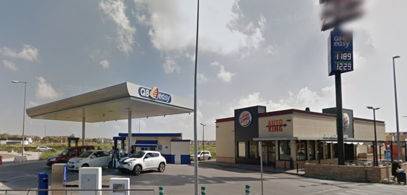 Bacaf Real Estate vende un Burger King y una gasolinera Q8 en Coria del Río.