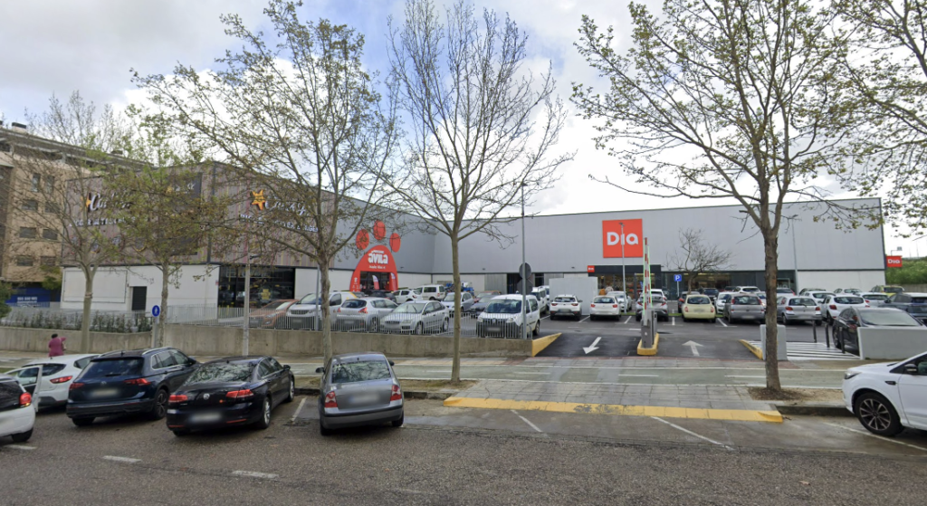 Bacaf Real Estate gestiona el Parque Comercial Universidad.