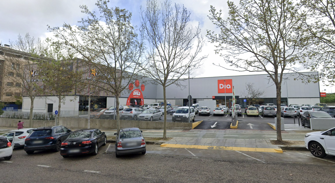 Bacaf Real Estate gestiona el Parque Comercial Universidad.