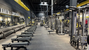 La cadena internacional de gimnasios Fitness Park abrirá su primer gimnasio en Gines gracias a Bacaf Real Estate.