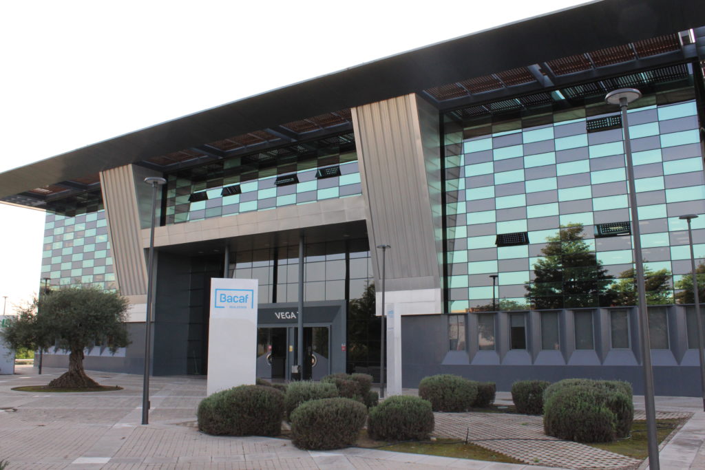 Bacaf gestiona y comercializa el Parque Comercial Vega del Rey, Sevilla Factory Dos Hermanas, Parque Comercial Viapark, Parque Comercial Tiro Janer, Parque Comercial Bormujos Universidad y la entidad urbanística de conservación El Palmetillo.